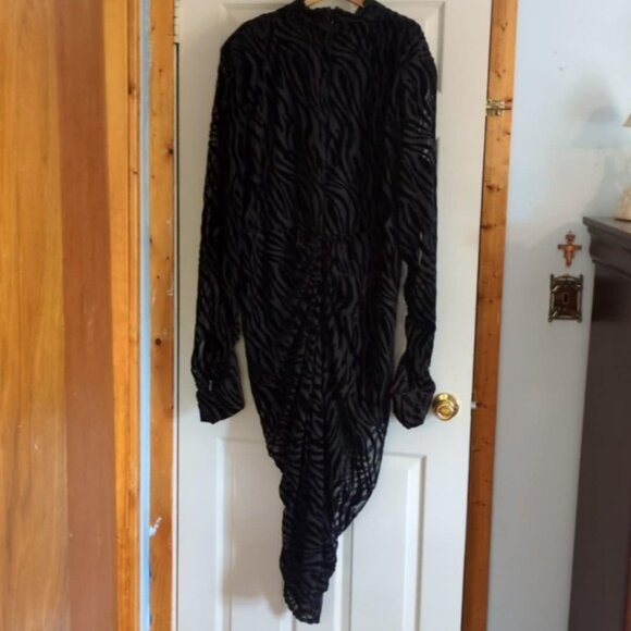 Prettylittlething Plus Sz 26 Formal Zebra Devore Dress Black Velvet Burnout Sexy - Picture 3 of 7